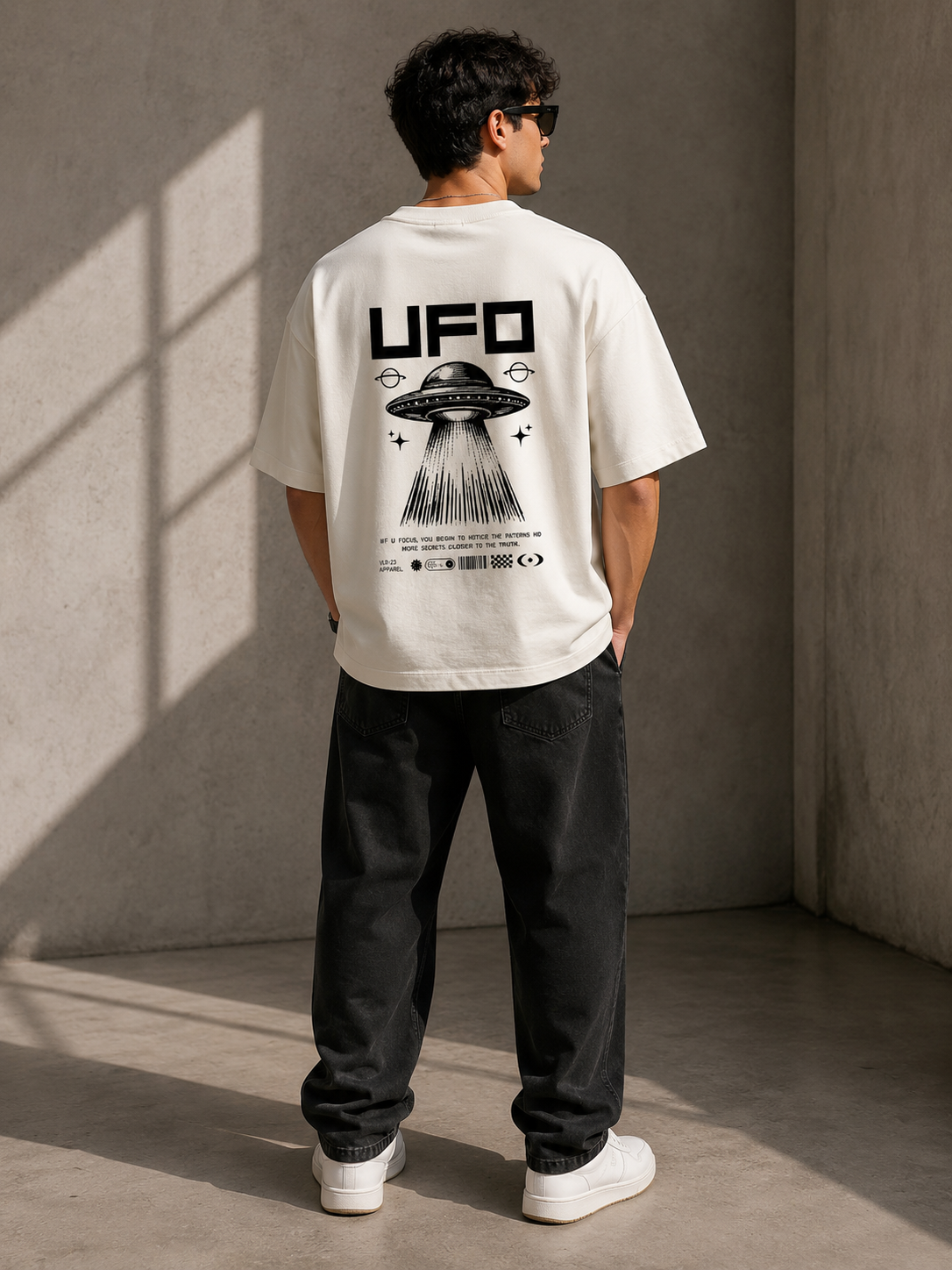 UFO Unisex Oversized T-Shirt | VELOR