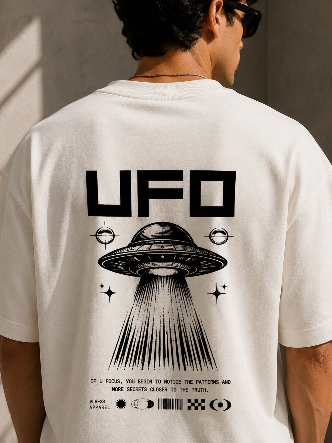 UFO Unisex Oversized T-Shirt | VELOR